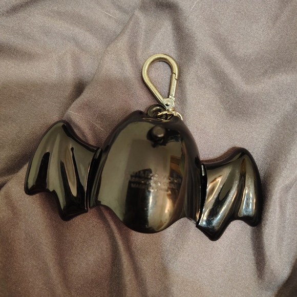 Bath and body works bat hand sanitizer holder - Picture 4 of 4